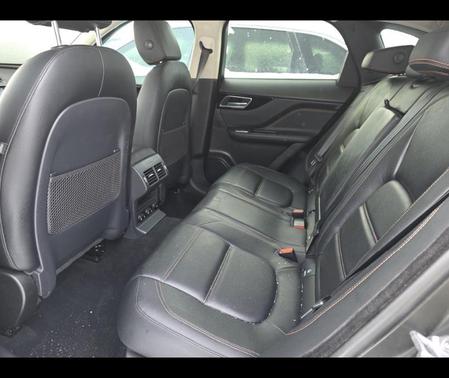 2020 Jaguar F-PACE 25t Prestige