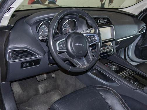 2020 Jaguar F-PACE 25t Prestige