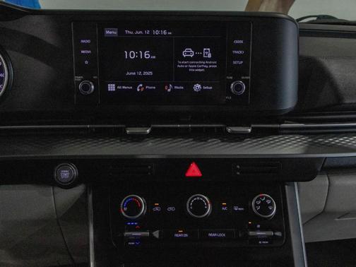 2023 Kia Carnival LX