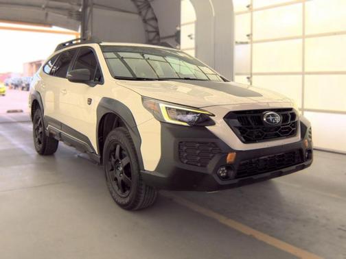 Crystal White Pearl 2024 Subaru Outback Wilderness