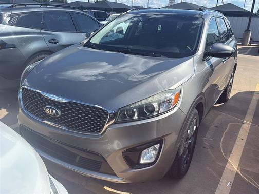 Titanium Silver 2017 Kia Sorento SX