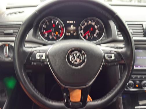 2019 Volkswagen Passat 2.0T SE R-Line