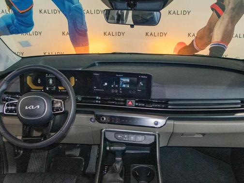 2025 Kia Carnival LXS