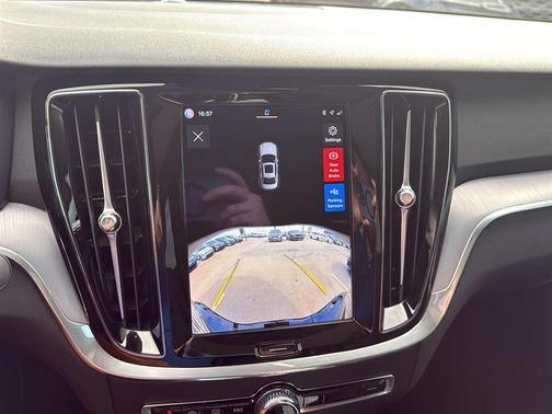 Onyx Black Metallic 2024 Volvo S60 B5 Core Dark Theme