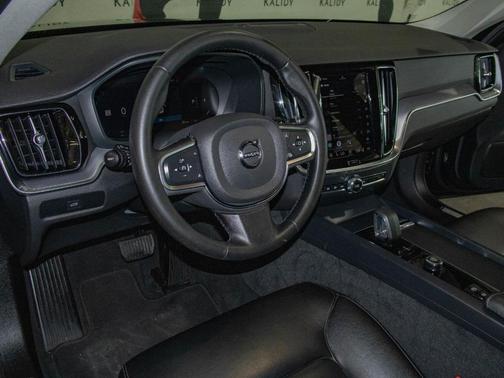 Onyx Black Metallic 2024 Volvo S60 B5 Core Dark Theme