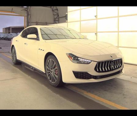 Bianco 2020 Maserati Ghibli S