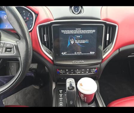 Bianco 2020 Maserati Ghibli S