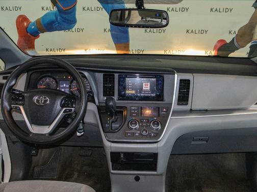 2017 Toyota Sienna LE