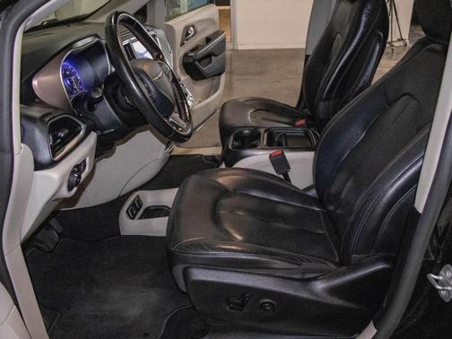 2019 Chrysler Pacifica Touring-L