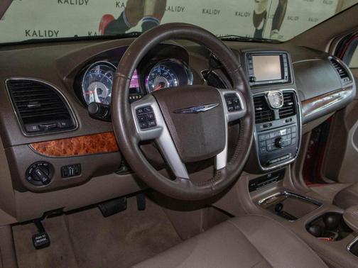 2016 Chrysler Town & Country Touring-L