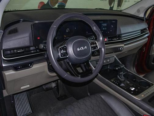 2025 Kia Carnival LXS