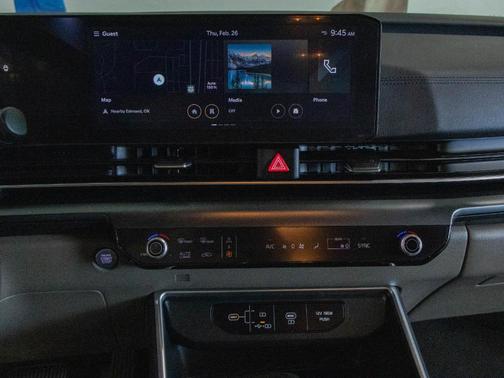 2025 Kia Carnival LXS