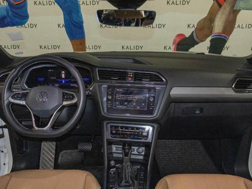 Pure White 2022 Volkswagen Tiguan 2.0T SE