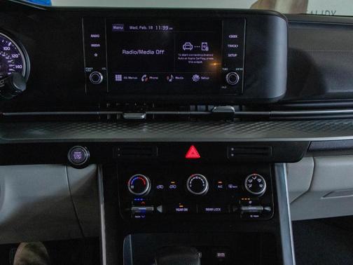 2024 Kia Carnival LX