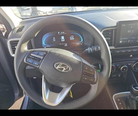 2025 Hyundai VENUE SE