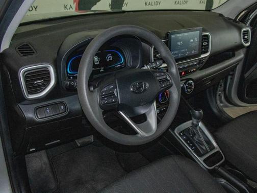 2025 Hyundai VENUE SE