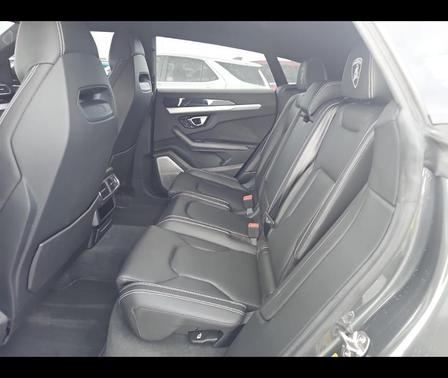 2020 Lamborghini Urus Base