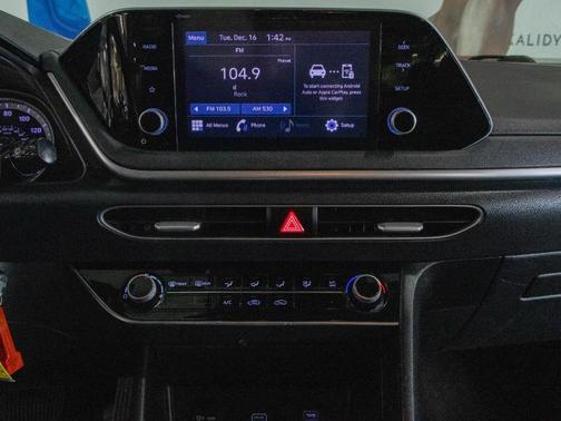 2022 Hyundai SONATA SE
