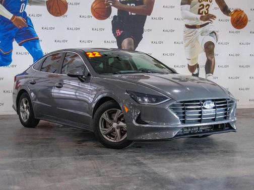 2022 Hyundai SONATA SE