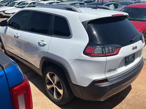 Bright White Clearcoat 2021 Jeep Cherokee Limited