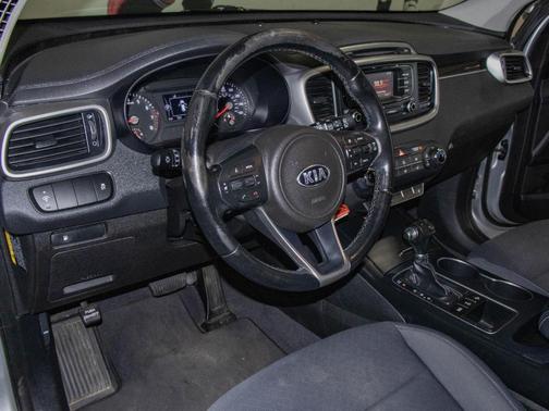 Sparkling Silver 2016 Kia Sorento LX