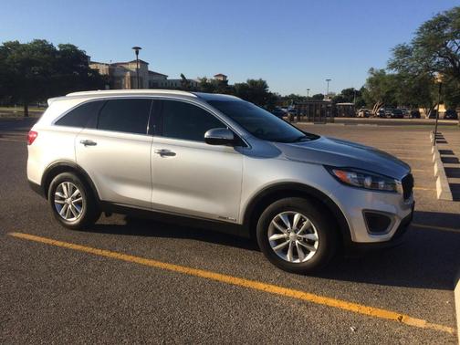Sparkling Silver 2016 Kia Sorento LX