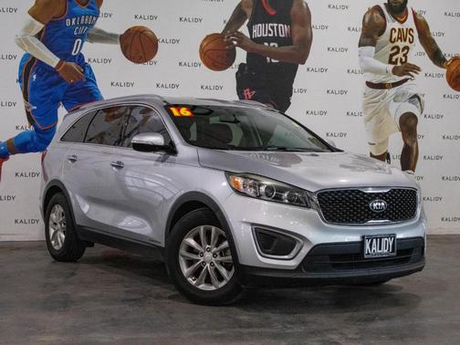 Sparkling Silver 2016 Kia Sorento LX