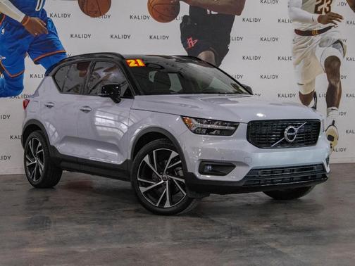 2021 Volvo XC40 T5 R-Design