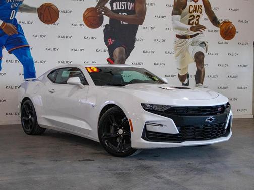 Summit White 2019 Chevrolet Camaro 2SS