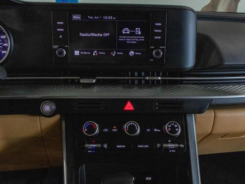2023 Kia Carnival LX