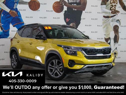 Starbright Yellow / Black Roof 2023 Kia Seltos S