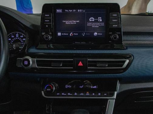 Starbright Yellow / Black Roof 2023 Kia Seltos S