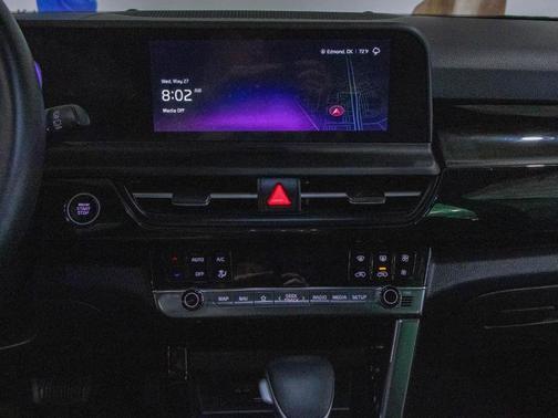 Blue / Black 2026 Kia Seltos S