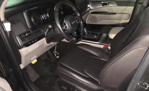 2024 Kia Carnival LX