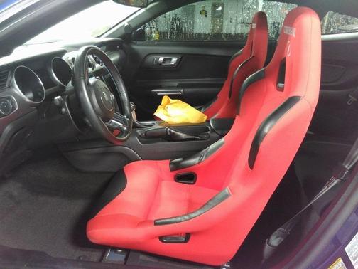 Photo 3 of 10 of 2018 Ford Mustang GT