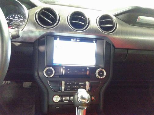 Photo 4 of 10 of 2018 Ford Mustang GT