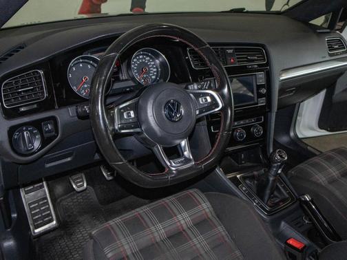 2019 Volkswagen Golf GTI 2.0T S