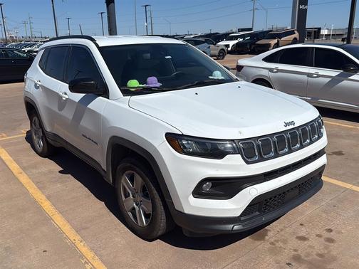 Bright White Clearcoat 2022 Jeep Compass Latitude