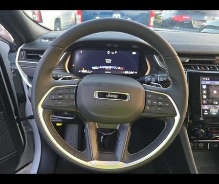 2024 Jeep Grand Cherokee L Laredo