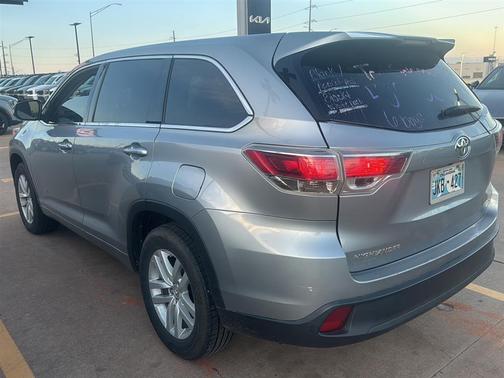 2015 Toyota Highlander LE