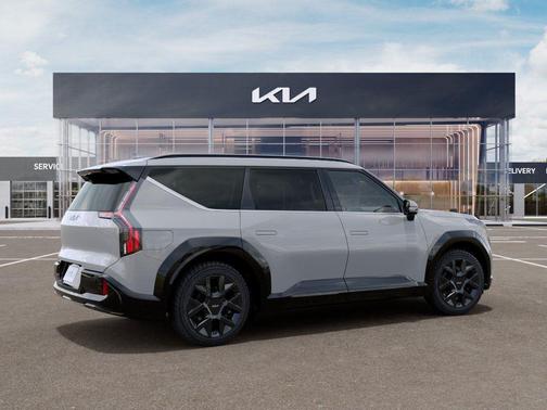 Wolf Gray 2026 Kia EV9 Land