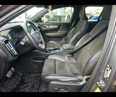 2019 Volvo XC40 T4 R-Design