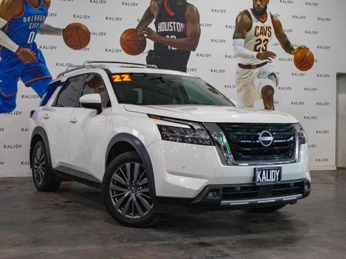 White 2022 Nissan Pathfinder SL