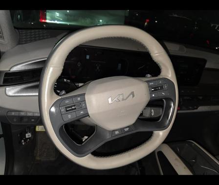 Ivory Silver 2026 Kia EV9 Wind
