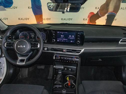 Glacial White Pearl 2022 Kia K5 LXS