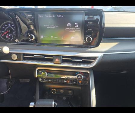 Glacial White Pearl 2022 Kia K5 LXS