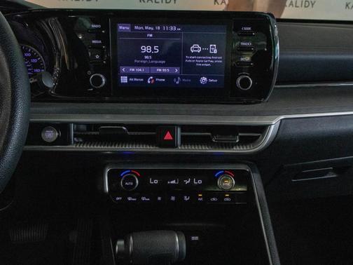 Glacial White Pearl 2022 Kia K5 LXS