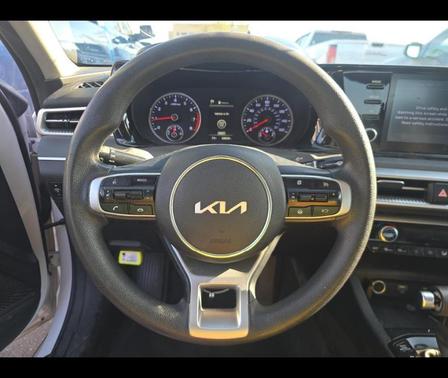 Glacial White Pearl 2022 Kia K5 LXS