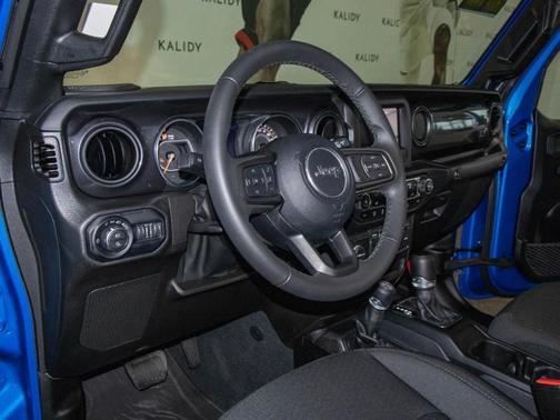 Hydro Blue Pearlcoat 2022 Jeep Gladiator Sport
