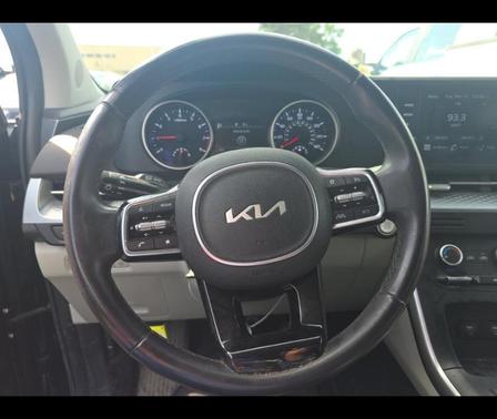 Aurora Black Pearl 2024 Kia Carnival LX